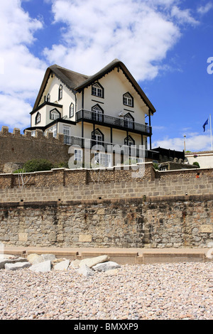 Viktorianische Gebäude oben auf den Klippen entlang der Esplanade in Sidmouth Devon England Stockfoto