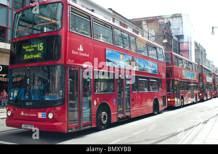 Londoner Busse auf Oxford Straße, London, UK Stockfoto
