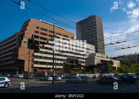 Regierungsgebäude in 1999 von der NATO bombardiert und Links intakt Mitteleuropa der Belgrad-Serbien Stockfoto