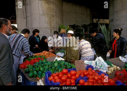 Menschen Shopper MIDI-Markt in der Nähe von Gare du Midi Stadt Brüssel Brüssel Hauptstadt Region Belgien Europas Stockfoto