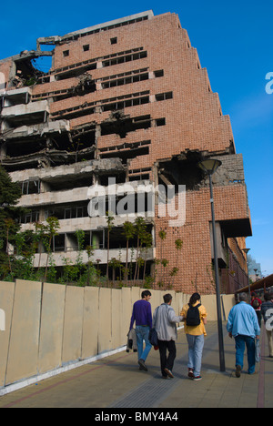 Regierungsgebäude in 1999 von der NATO bombardiert und Links intakt Mitteleuropa der Belgrad-Serbien Stockfoto