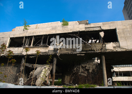 Regierungsgebäude in 1999 von der NATO bombardiert und Links intakt Mitteleuropa der Belgrad-Serbien Stockfoto