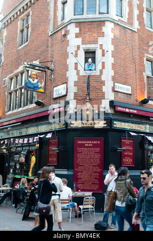 Shakespeares Head Pub, Carnaby Street, London W1, UK Stockfoto
