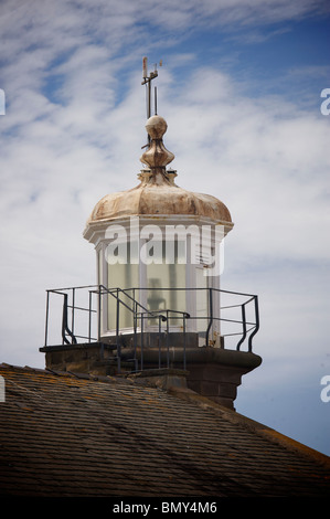 Leuchtturm am Ende der steinernen Steg in Morecambe, Lancashire, England Stockfoto