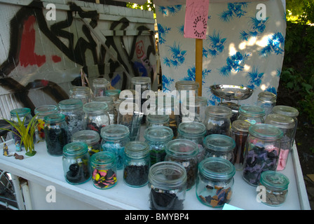 Salmiak schwarz salzige Lakritze niederländischen und skandinavischen Süßigkeiten Mauerpark Flohmarkt Mitte zentrale Berlin Deutschland Eurore Stockfoto