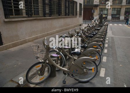 Velib Fahrradständer Vermietung Schema-Le Marais Bezirk Paris Frankreich Mitteleuropa Stockfoto