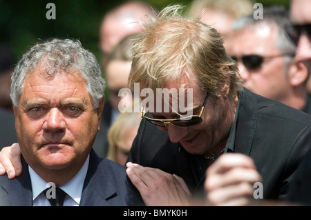 Beerdigung des ehemaligen Stereophonics-Schlagzeuger Stuart Cable in seiner Heimatstadt Aberdare in South Wales Valleys. Stockfoto