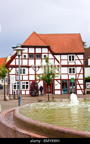 Brunnen auf dem Markt Platz Bergen, Rügen, Deutschland Stockfoto