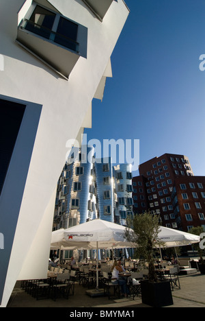 Gebäude des Architekten Frank O Gehry in den Medien Hafen Zollhof, Düsseldorf / Deutschland. Stockfoto