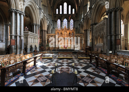 Ely Kathedrale Presbyterium Blick Richtung Hochaltar. Cambridge, UK Stockfoto