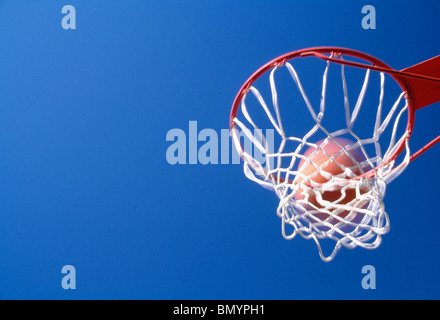 Basketball und Net Stockfoto
