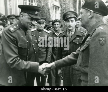 FELDMARSCHALL BERNARD MONTGOMERY bei einem Besuch in Moskau im Jahre 1945 Stockfoto