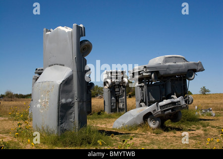 Carhenge ist eine Nachbildung von Stonehenge gebaut mit alten Autos von Jim Reinders in Allianz Nebraska Stockfoto