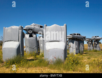 Carhenge ist eine Nachbildung von Stonehenge gebaut mit alten Autos von Jim Reinders in Allianz Nebraska Stockfoto