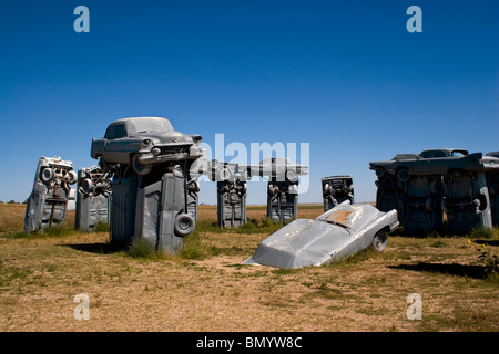 Carhenge ist eine Nachbildung von Stonehenge gebaut mit alten Autos von Jim Reinders in Allianz Nebraska Stockfoto