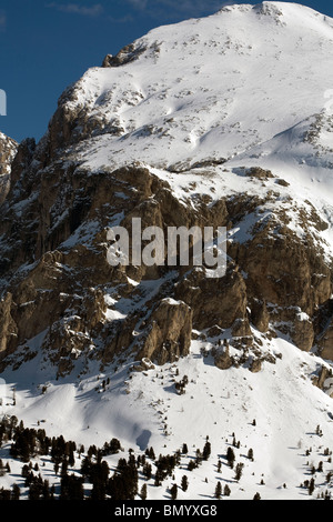 Sasso Piatto Plattkofels Sasplat Schneefeld und Klippen Selva Val Gardena-Dolomiten-Italien Stockfoto