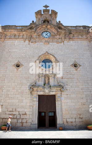 Haupteingang der Kirche des Klosters Santuario de Lluc in der Serra de Tramuntana auf Mallorca, Spanien 2010 Stockfoto