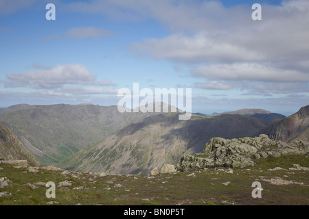 Großen Giebel und Kirk fiel aus Basis des Ill Crag, Lake District, England Stockfoto