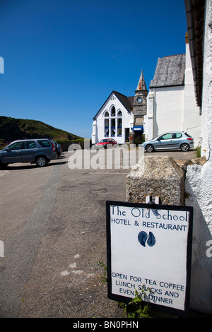 Das alte Schulhaus verwendet in Dov Martin TV-Serie, in Port Isaac, Cornwall, England Stockfoto