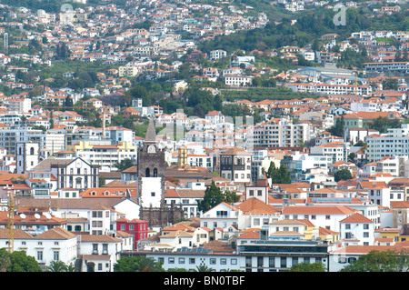 Ein Blick über die Stadt Funchal. Stockfoto