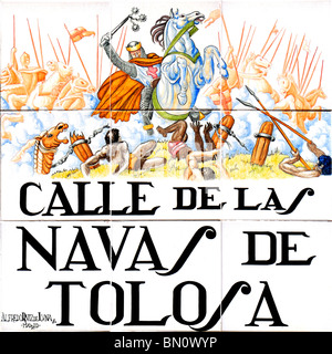 Madrid, Spanien. Traditionelles Gekacheltes Straßenschild. Calle de las Navas de Tolosa (von Alfredo Ruiz de Luna/Madrid) Schlacht bei Las Navas de Tolosa (1212) Stockfoto