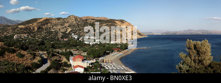 Panoramablick von der kretischen Südküste Ferienort Agia Galini, Stockfoto