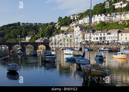 Looe der Osten vom Westen Looe über Fluß Looe Cornwall England uk gb Stockfoto