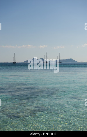 Ein Blick auf Pollenca Bucht Blick nach Süden nach Alcudia vom Strand von Formentor, Mallorca Spanien 2010 Stockfoto