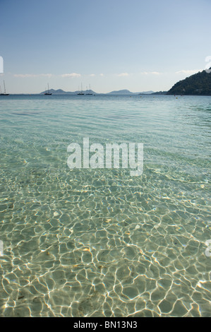 Ein Blick auf Pollenca Bucht Blick nach Süden nach Alcudia vom Strand von Formentor, Mallorca Spanien 2010 Stockfoto