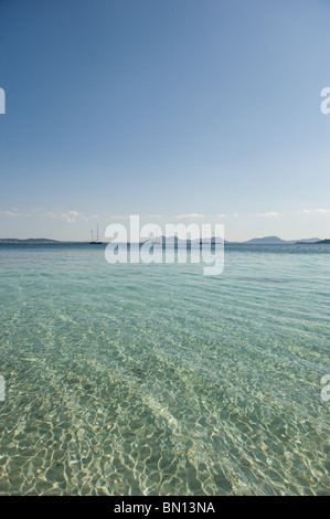 Ein Blick auf Pollenca Bucht Blick nach Süden nach Alcudia vom Strand von Formentor, Mallorca Spanien 2010 Stockfoto