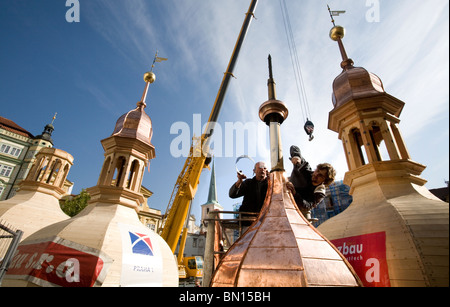 Bau einer neuen Zwiebelturm für eine Barock-Gebäude-Prag Stockfoto