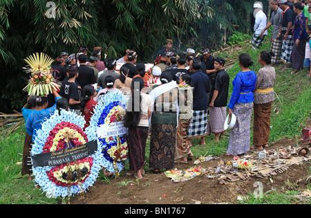 Beerdigung statt in einem kleinen Dorf in der Nähe von Ubud, Bali Stockfoto