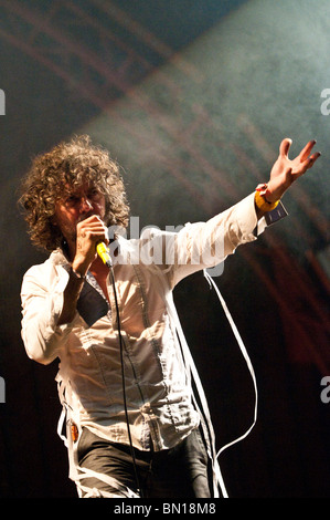 Die Flaming Lips-Frontmann Wayne Coyne auf der anderen Bühne bei Glastonbury 2010 Stockfoto