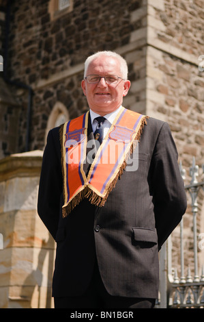 27.Juni 2010. Bezirk Großmeister Darryl Hewitt außerhalb Drumcee Kirche. Stockfoto