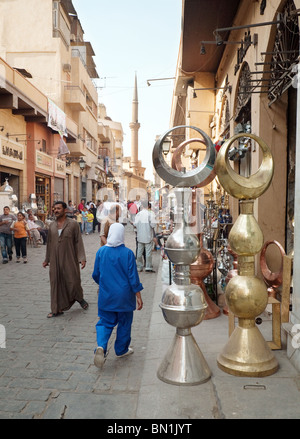 Kairoer Markt; Straßenszene in Kairos Khan al Khalili Markt, das islamische Viertel, Kairo Ägypten Afrika Stockfoto