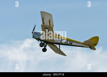 1938 de Havilland DH82A Tiger Moth Flugzeug über Kent England Stockfoto