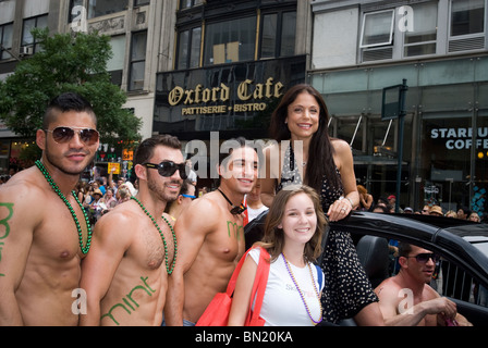 Fernseh-Persönlichkeit Bethenny Frankel in der Gay-Pride-Parade in New York Stockfoto