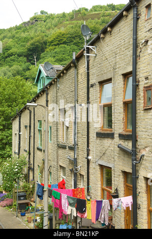 Naturstein-Reihenhäuser in Hebden Bridge, Yorkshire, England Stockfoto