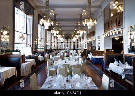 Obecni Dum Restaurant, Prag Stockfoto