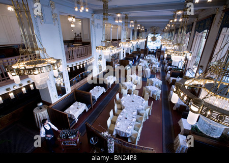 Obecni Dum Restaurant, Prag Stockfoto