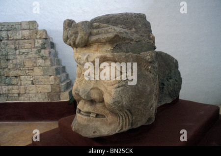 Maya zahnloser Greis von Copan oder Pauahtun Kopf vom Tempel 11, Copan Skulpturenmuseum, Copán, Honduras Stockfoto