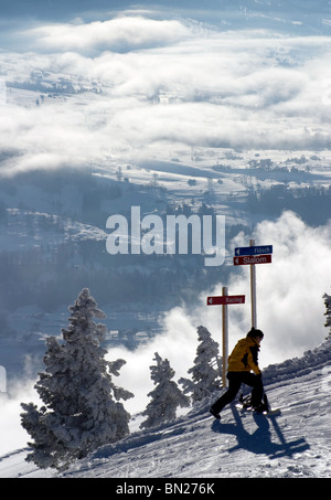 Wegweiser am Skigebiet Niederhorn Stockfoto