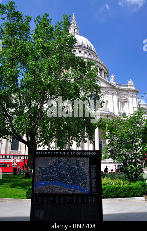 City of London Karte von St. Paul Kathedrale, Ludgate Hill, City of London, London, England, Vereinigtes Königreich Stockfoto