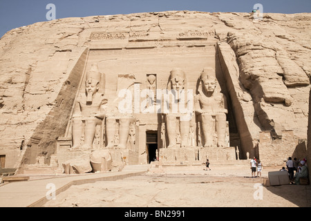 Eingang zum Tempel von Abu Simbel, Ägypten Stockfoto