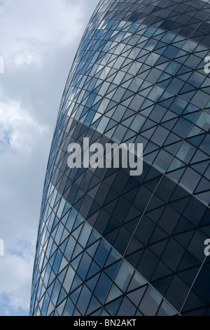 London-Architektur Detail Gherkin geprägt Schweizer Rück-Gebäude Stockfoto