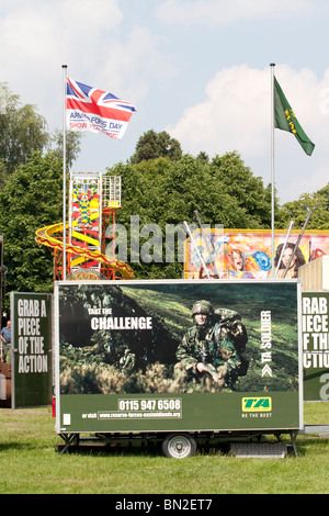 Ein TA Armee Rekrutierung Zentrum bei einer Armed Forces Day-Veranstaltung Stockfoto