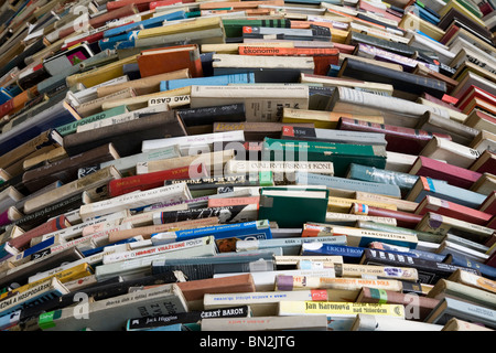 Ein Turm aus gebrauchte Bücher Stockfoto