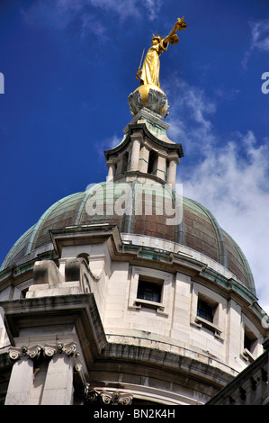 "Justitia"-Statue, die zentralen Strafgerichtshof Old Bailey, City of London, London, England, Vereinigtes Königreich Stockfoto