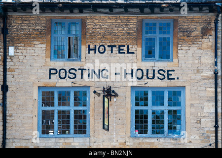 Das Kings Arms und Entsendung House Hotel verstauen auf die würde, Gloucestershire, Cotswolds, England Stockfoto