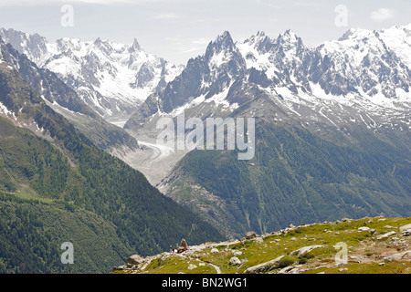 Wanderer im Mont-Blanc-Massiv, in der Nähe von Chamonix-Mont-Blanc, Frankreich, Europa Stockfoto